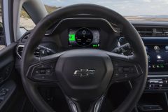 2022-Chevrolet-BoltEV-016