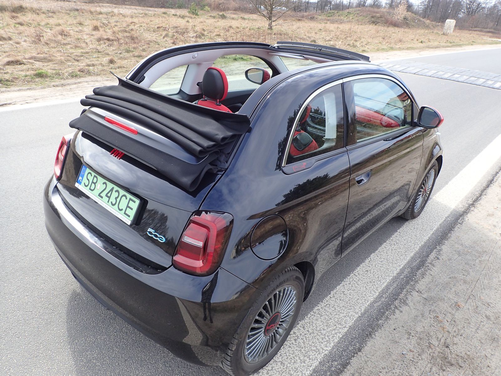 Fiat500C-RedElectric_Test2023_AutoRok_15