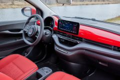 Fiat500C-RedElectric_Test2023_AutoRok_03