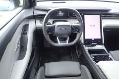 FordExplorer_AutoRok2025_03