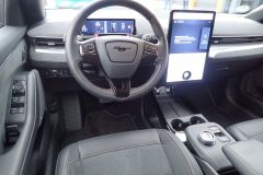 FordMustangMachE-GT_AutoRok_2022_20
