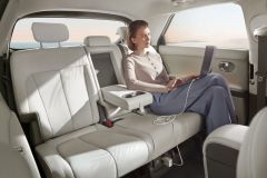 IONIQ_014_Lifestyle_V2L_V08_final0222_INTERIOR-HERO