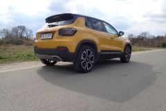 JeepAvenger_AutoRok2024_01