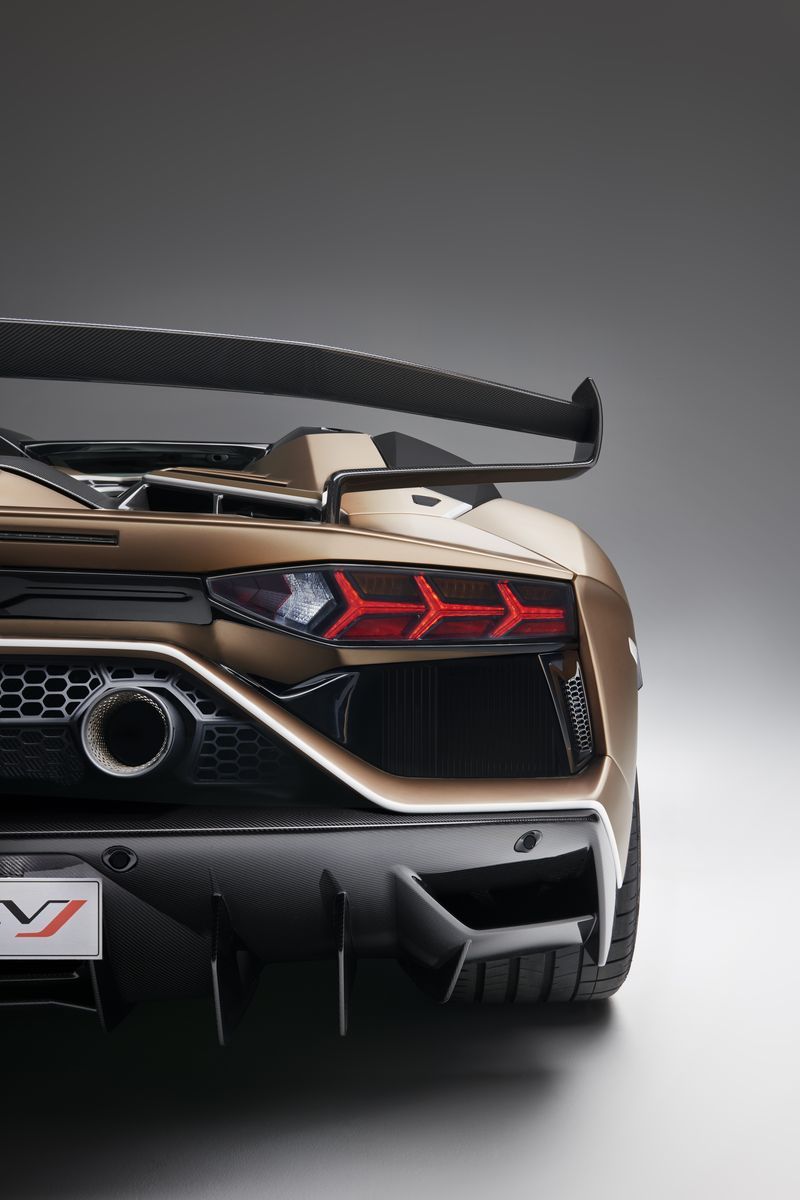 LamborghiniAventadorSVJRoadster_2019_AutoRok_39