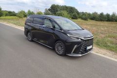 LexusLM350h_AutoRok2024_04