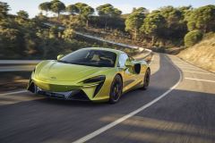 McLarenArtura_2021_01