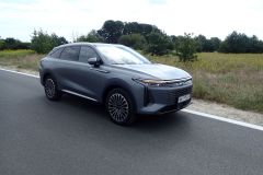 Omoda9SuperHybrid_AutoRok2025_10