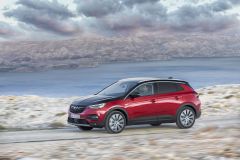 OpelGrandlandHybridX_2019_AutoRok_01