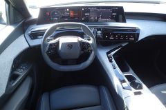 Peugeot5008Allure_2025_01