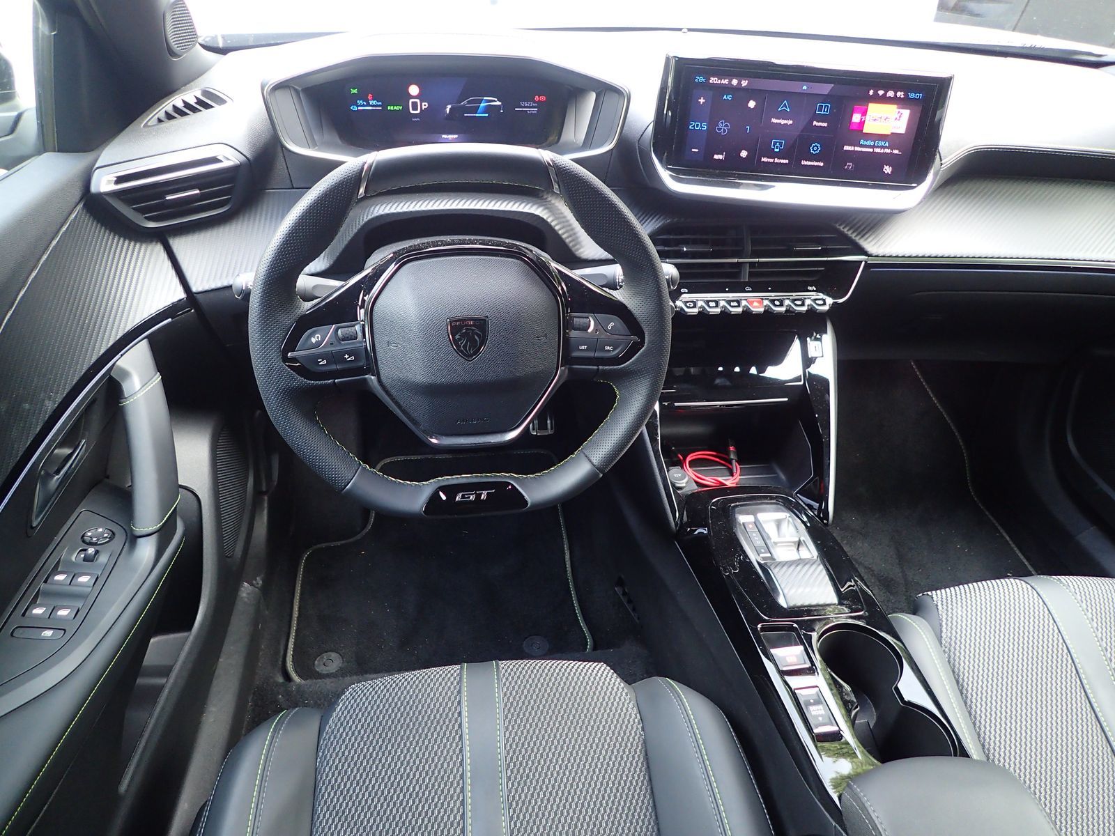Peugeot-e2008_2024_AutoRok_08
