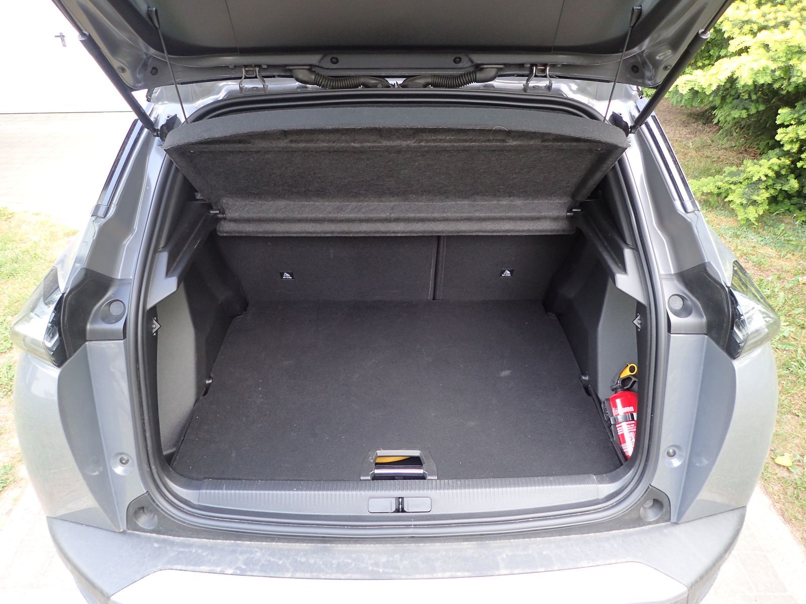 Peugeot-e2008_2024_AutoRok_11