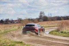 PorscheTaycan_AutoRok_2022_02