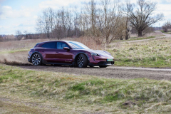 PorscheTaycan_AutoRok_2022_05