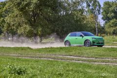 Renault5E_AutoRok2025_12