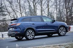 RenaultEspaceE-Tech_AutoRok_2023_02