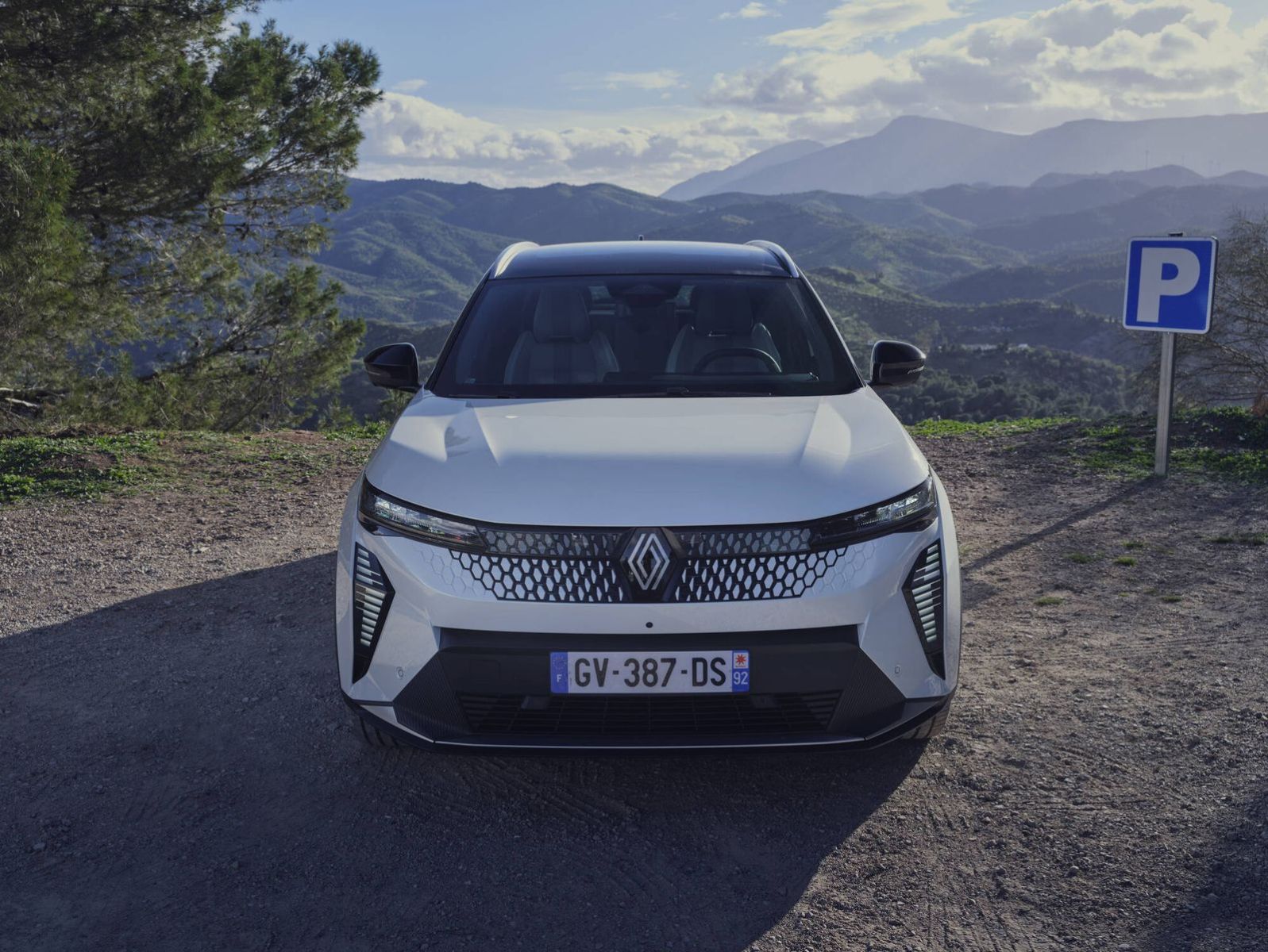 renault-scenic-e-tech-electric-iconic-arctic-white_3