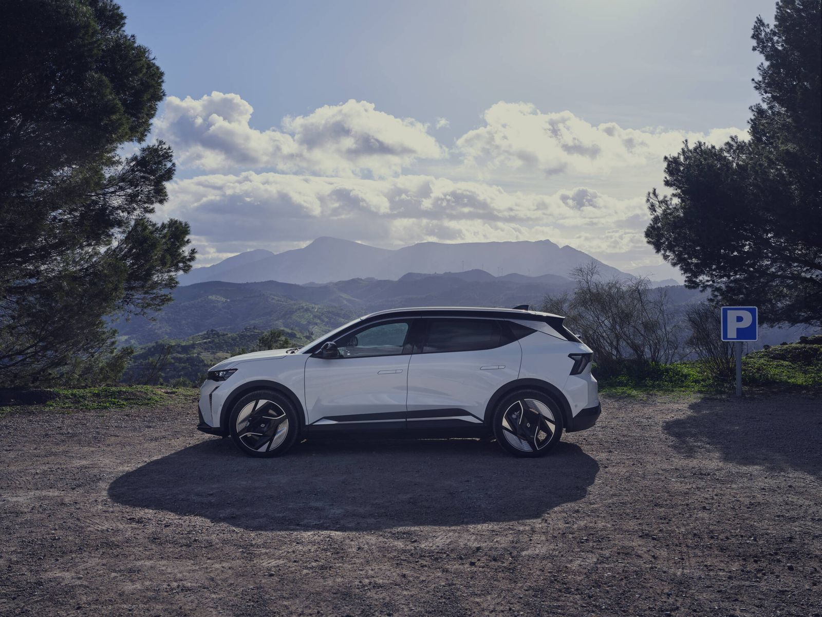 renault-scenic-e-tech-electric-iconic-arctic-white_6