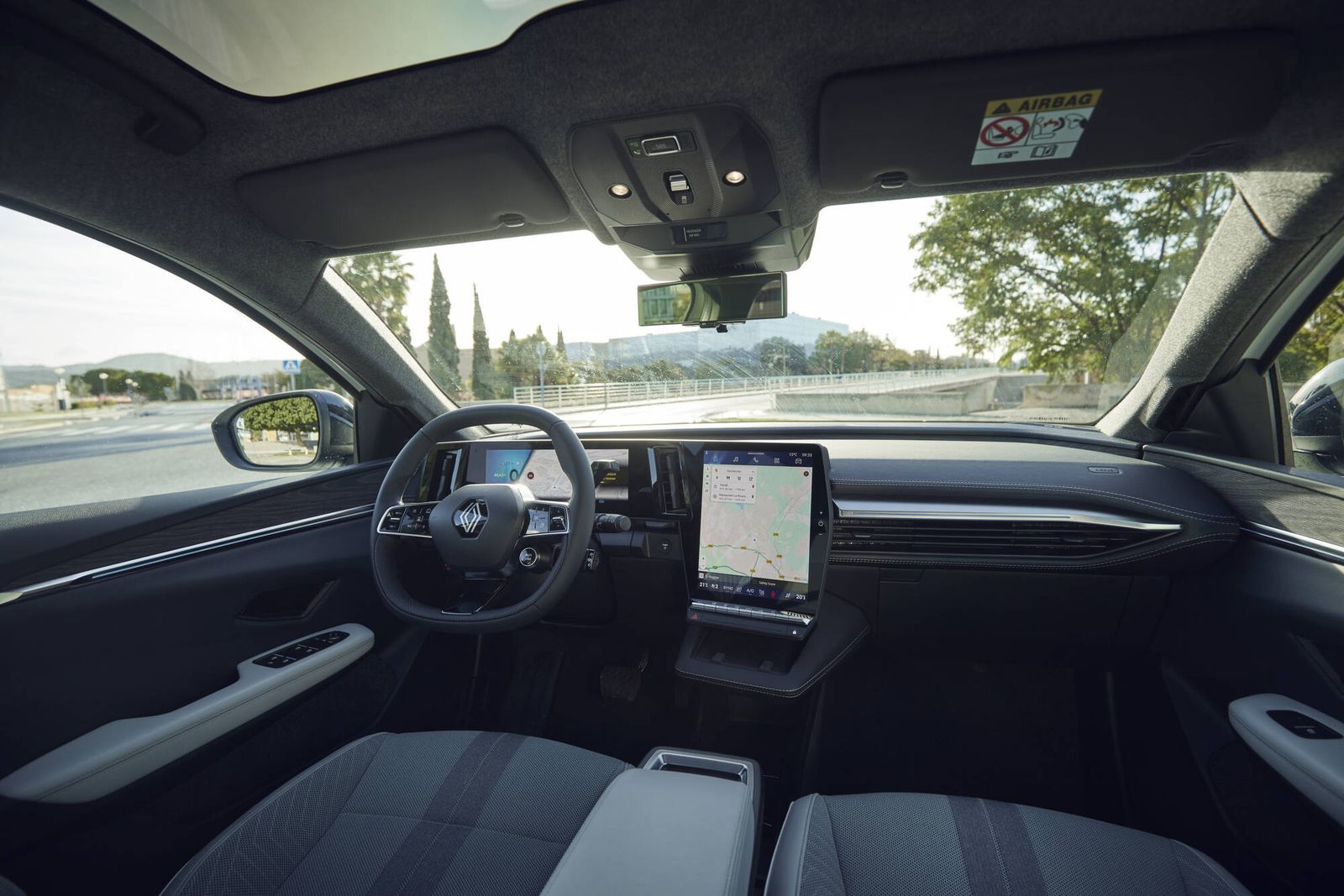 renault-scenic-e-tech-electric-iconic-flame-red_8