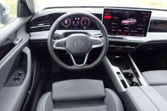 VolkswagenPassatElegance_AutoRok2024_03