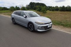 VolkswagenPassatElegance_AutoRok2024_06