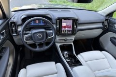 VolvoXC40_AutoRok2026_07