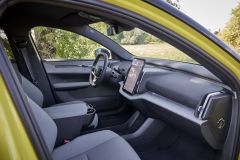 VolvoEX30_AutoRok_01