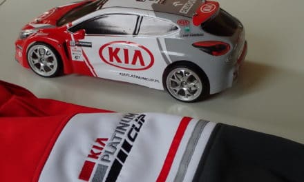 Kia RC: W barwach  Platinum