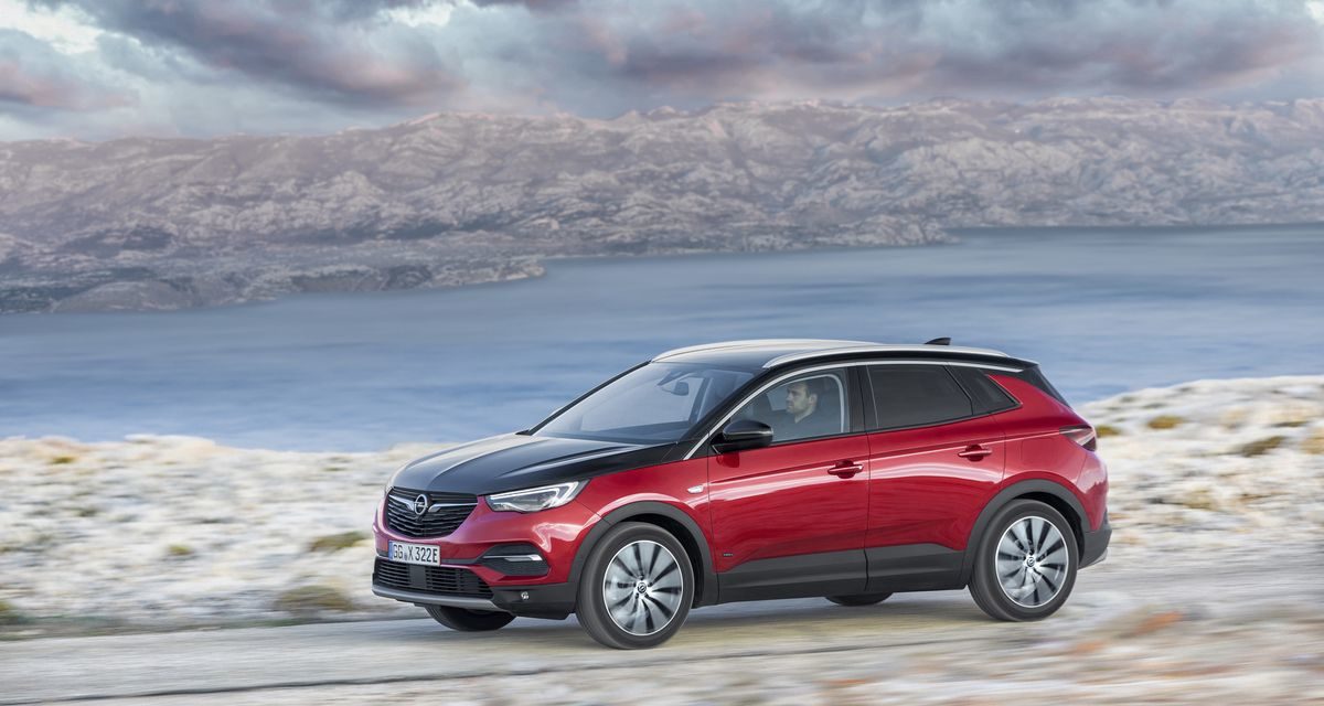 Opel Grandland X Hybrid4 – Zelektryfikowany High-Tech