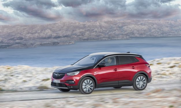 Opel Grandland X Hybrid4 – Zelektryfikowany High-Tech