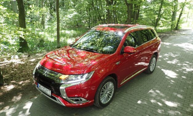 Mitsubishi Outlander PHEV – Elektryczno-spalinowy SUV