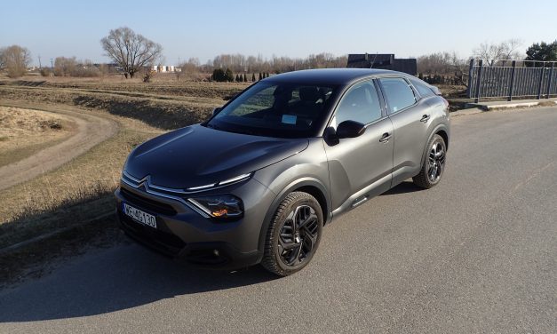 Citroen C4 – Grafit czy czerwień?
