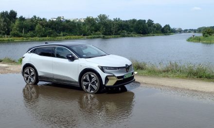 Renault Megane E-Tech – Płynie z prądem