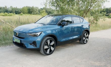 Volvo C40 Recharge – W kolorze Fjordu