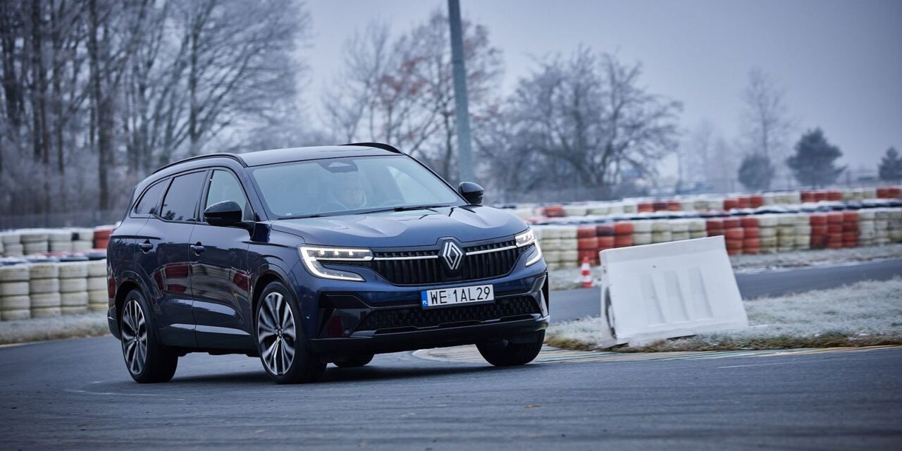 Renault Espace E-Tech – Francuska forteca