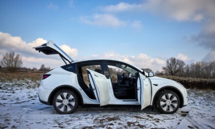 Tesla Model Y – Kapsuła przyszłości