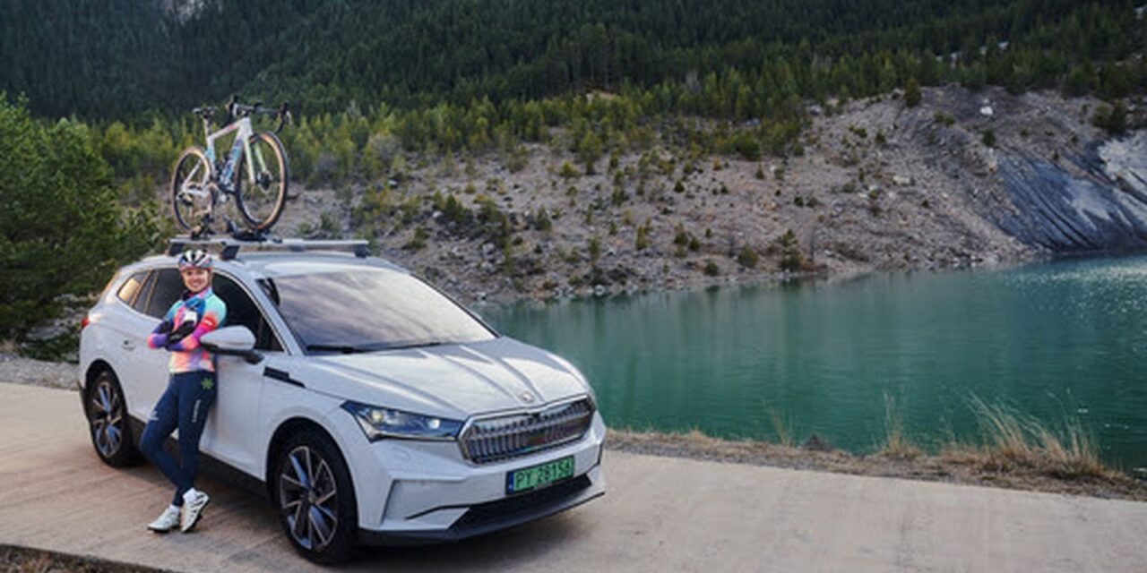 Skoda celebruje siłę i pasję kobiet – Nowa kampania z Kasią Niewiadomą!