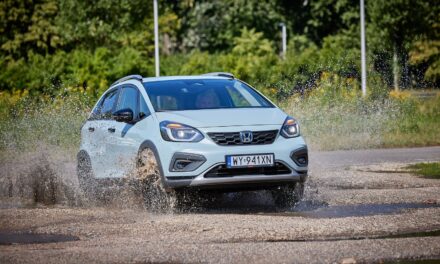 Honda Jazz Crosstar 1.5 i-MMD Advance – Żwawa, pojemna, oszczędna