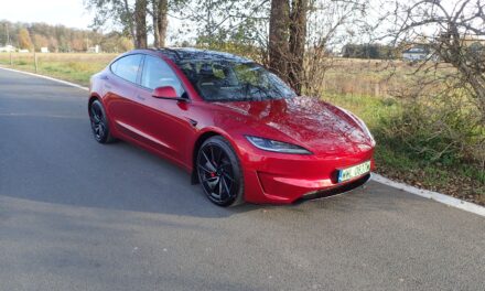 Tesla 3 Performance – Szybki sedan