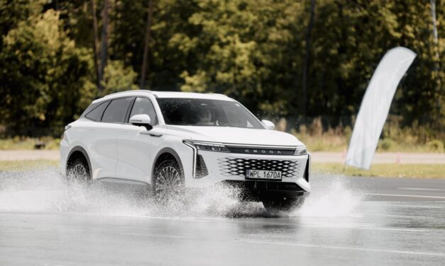 Omoda 9 Super Hybrid – Test na Torze Modlin