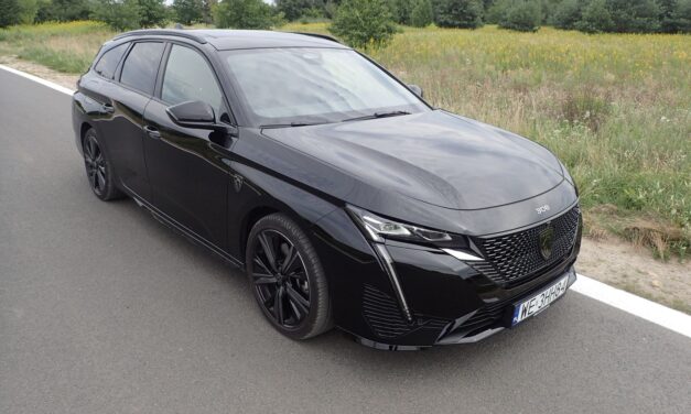 Peugeot 308 SW GT PHEV 180/195 – Czarna strzała