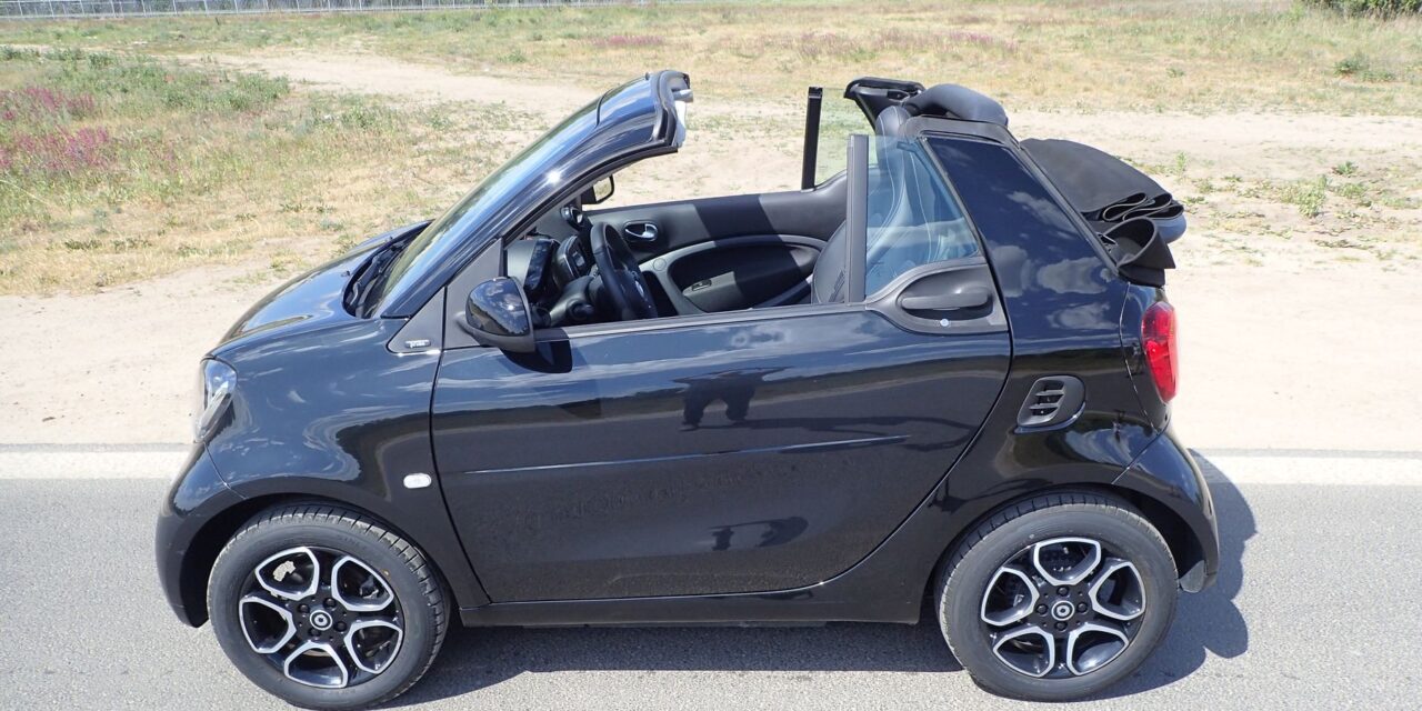 Smart Fortwo Cabrio – Czarny koń