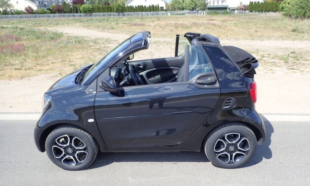 Smart Fortwo Cabrio – Czarny koń