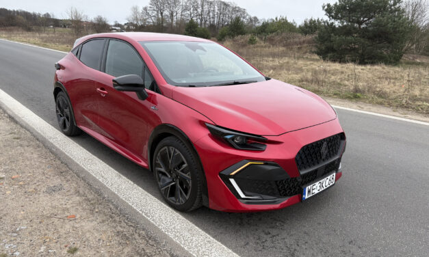 Renault Clio esprit Alpine full hybrid E-Tech 160 – Drogowy show